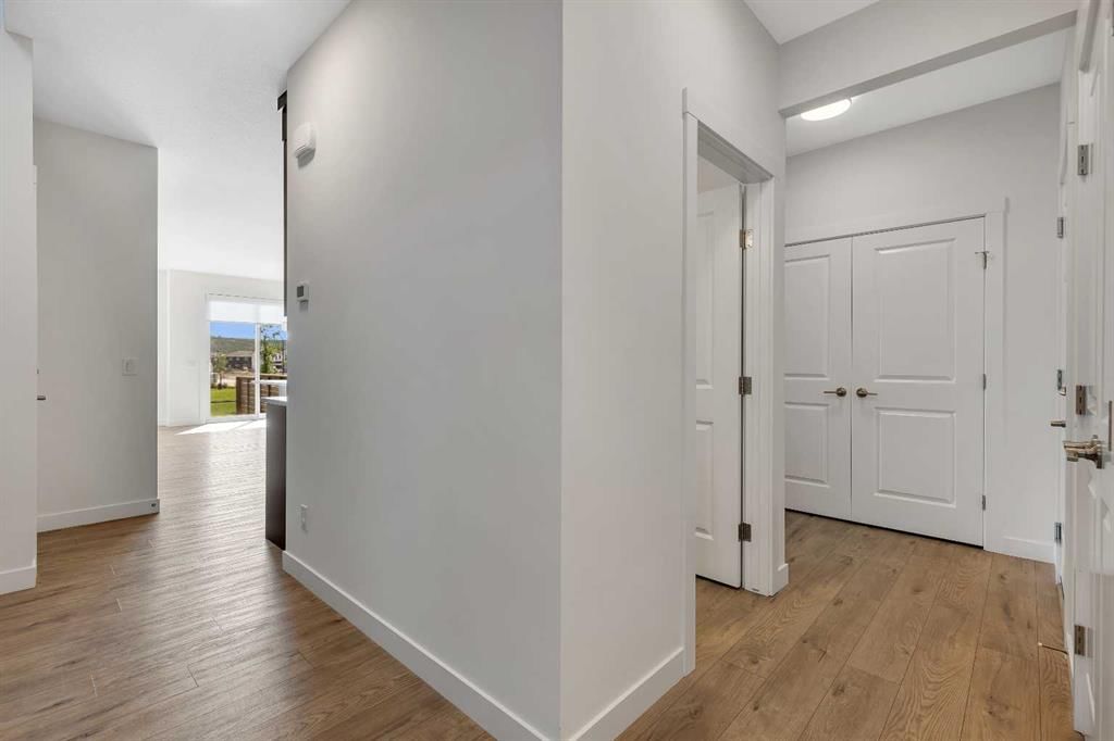 211 Creekstone Row SW, Calgary — photo 5 of 50