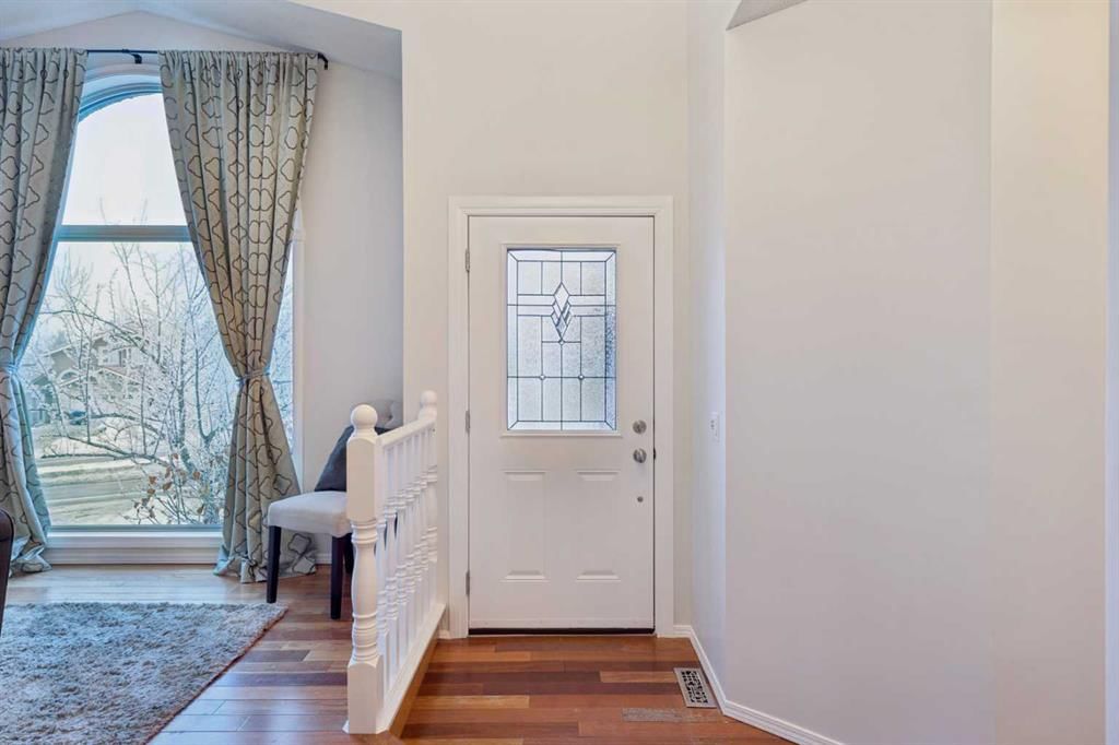 2208 Sirocco Drive SW, Calgary — photo 2 of 50