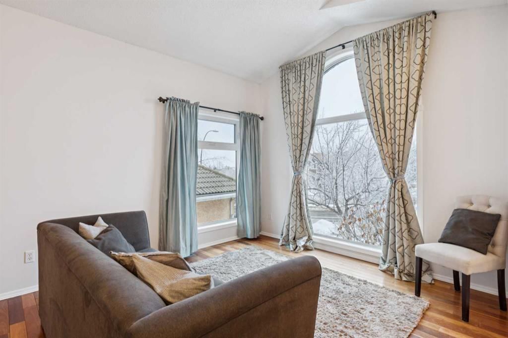 2208 Sirocco Drive SW, Calgary — photo 3 of 50
