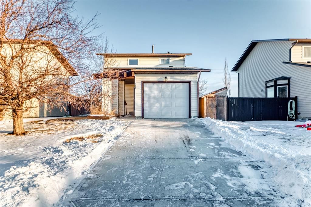 100 Beddington Circle NE, Calgary — main listing photo
