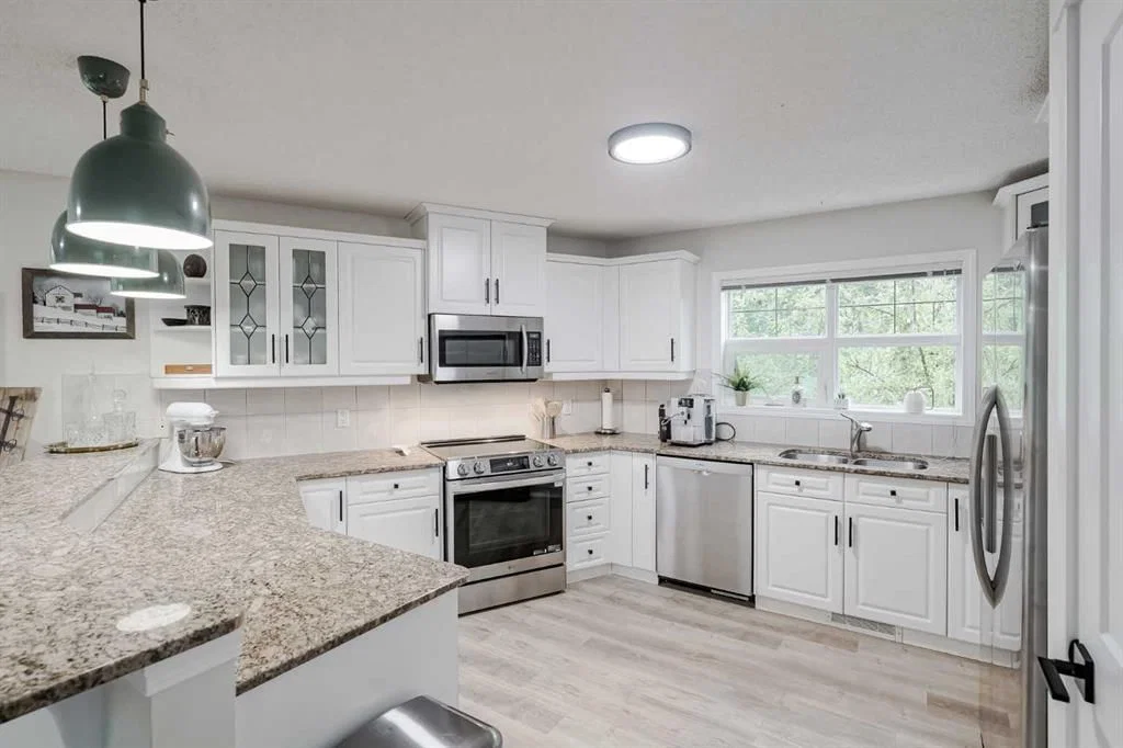 201, 40 Parkridge View SE, Calgary — main listing photo