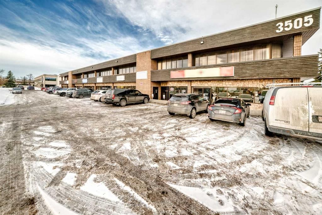 3505 32 Street NE, Calgary — photo 3 of 49