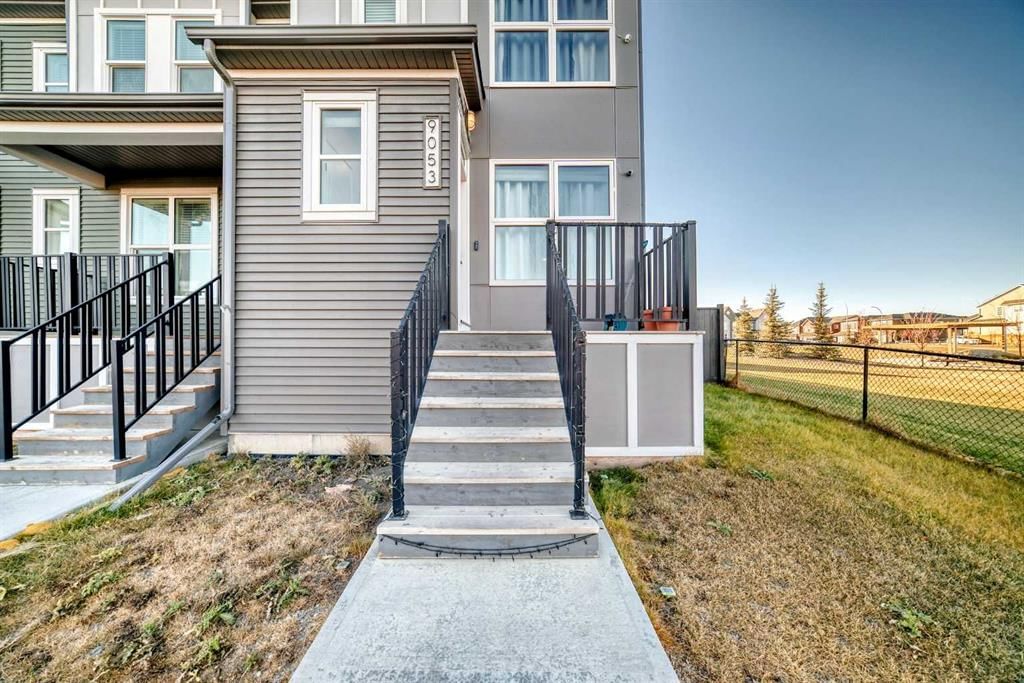 9053 46 Street NE, Calgary — photo 3 of 33