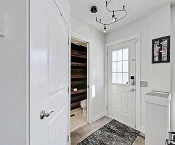 7 Prestwick Crescent SE, Calgary — photo 4 of 44
