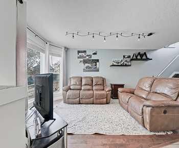 7 Prestwick Crescent SE, Calgary — photo 5 of 44