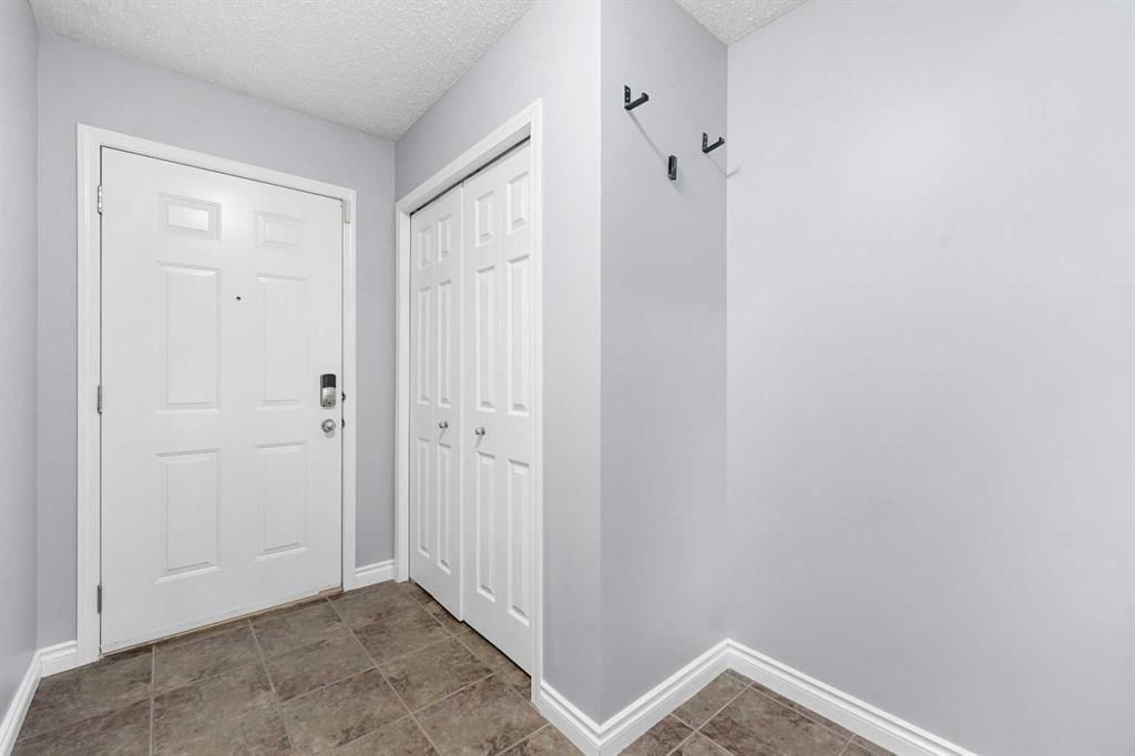 118 Copperfield Lane SE, Calgary — photo 4 of 48