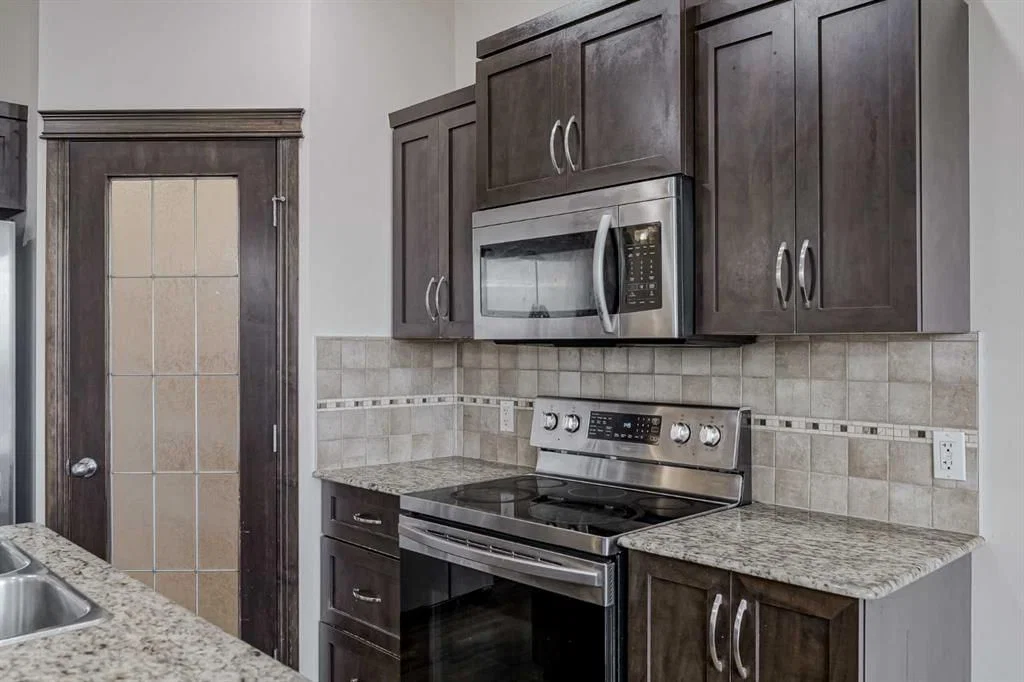 206 Pantego View NW, Calgary — photo 5 of 50