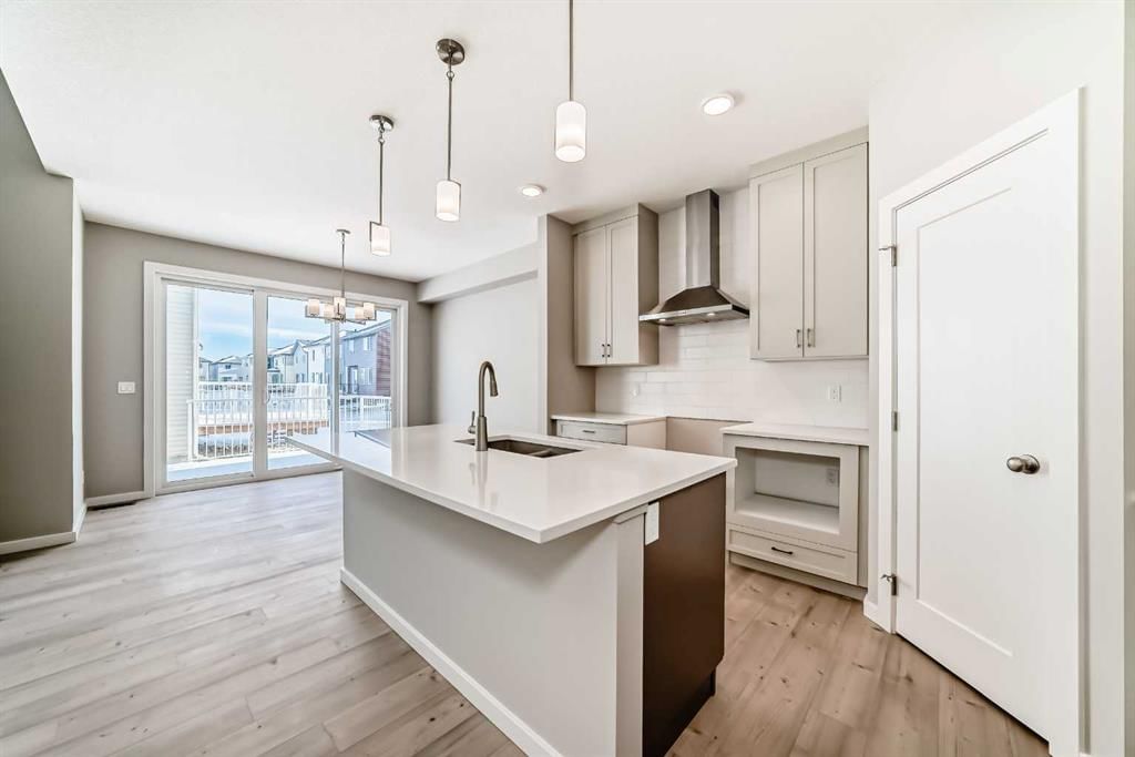 182 Walgrove Manor SE, Calgary — photo 4 of 27