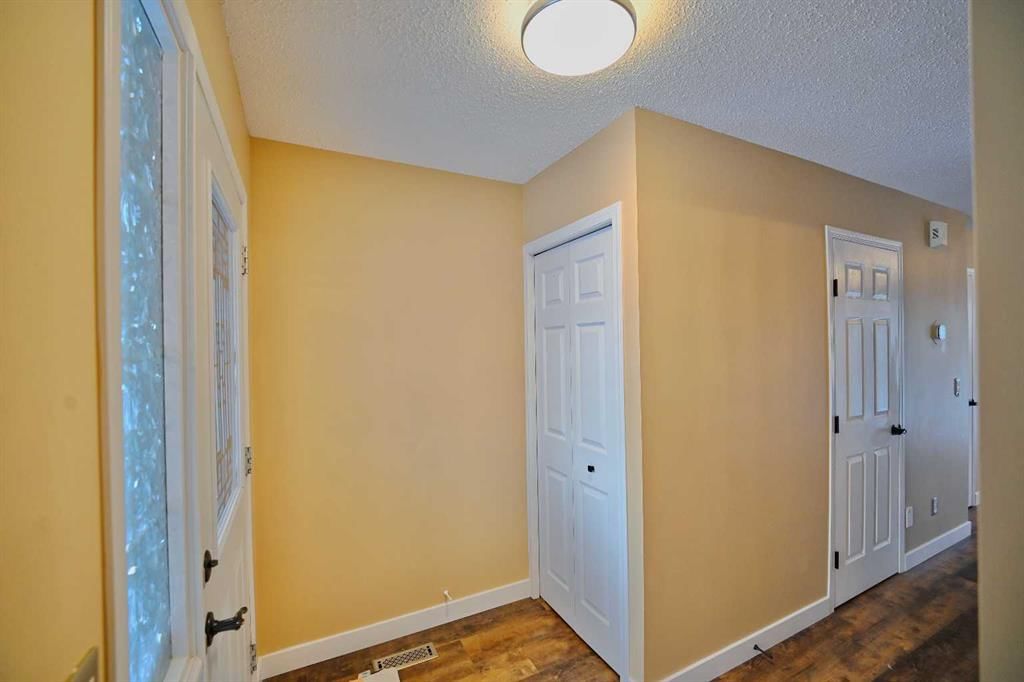 68 Covepark Close NE, Calgary — photo 3 of 25