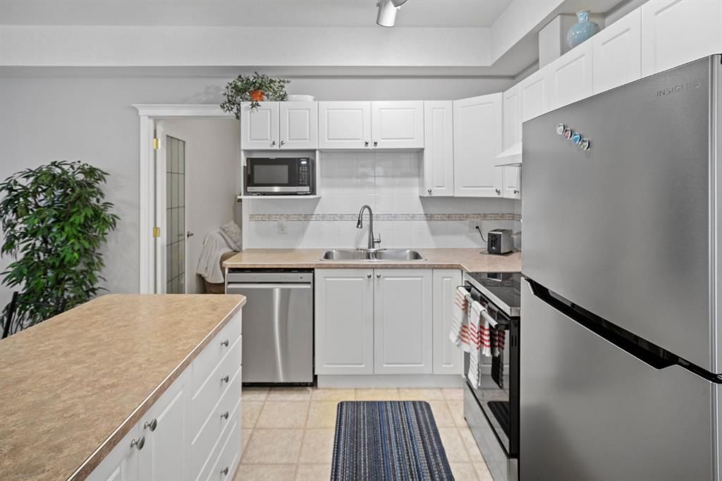 201, 223 Tuscany Springs Boulevard NW, Calgary — photo 4 of 38