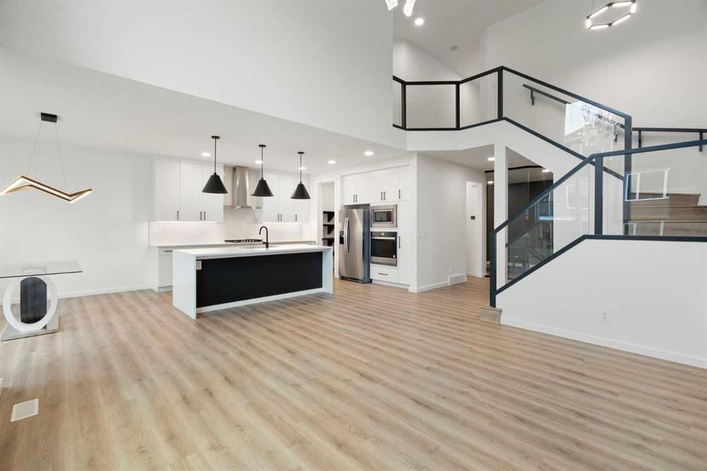 296 Spring Creek Circle SW, Calgary — photo 3 of 38
