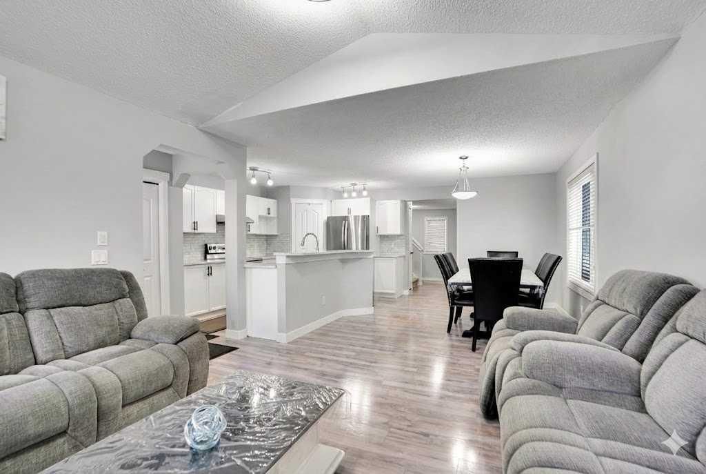9214 Saddlebrook Drive NE, Calgary — photo 4 of 26