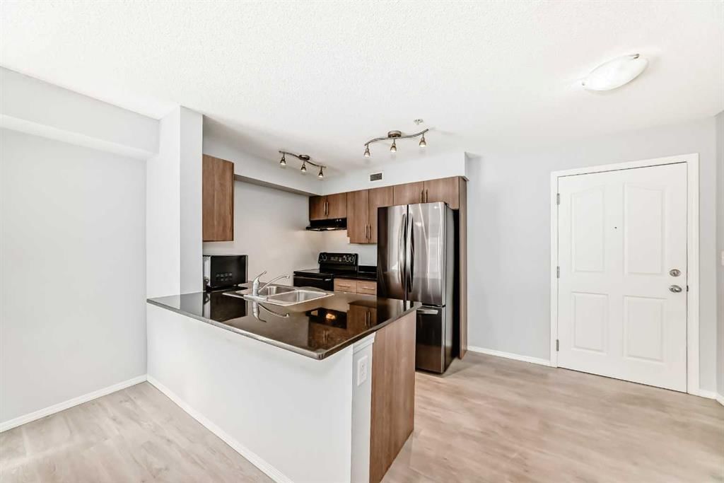 321, 7110 80 Avenue NE, Calgary — photo 5 of 37