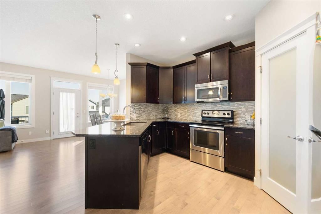 240 Sage Bank Grove NW, Calgary — photo 3 of 43