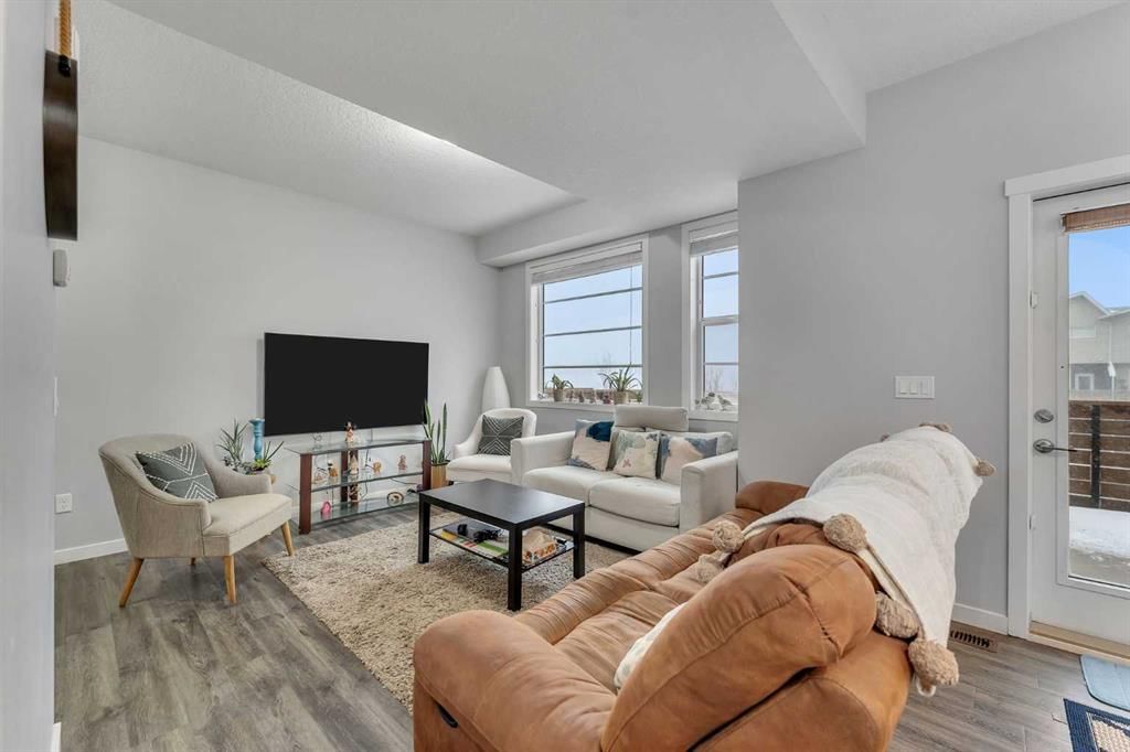 425 Saddlemont Boulevard NE, Calgary — photo 4 of 33