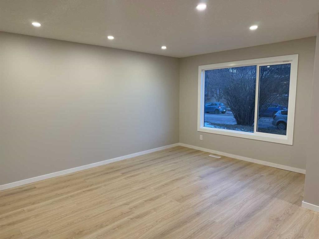 3215 Doverville Crescent SE, Calgary — photo 2 of 31