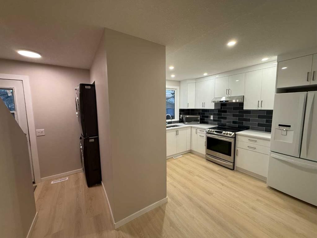 3215 Doverville Crescent SE, Calgary — photo 4 of 31