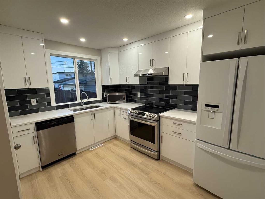 3215 Doverville Crescent SE, Calgary — photo 5 of 31