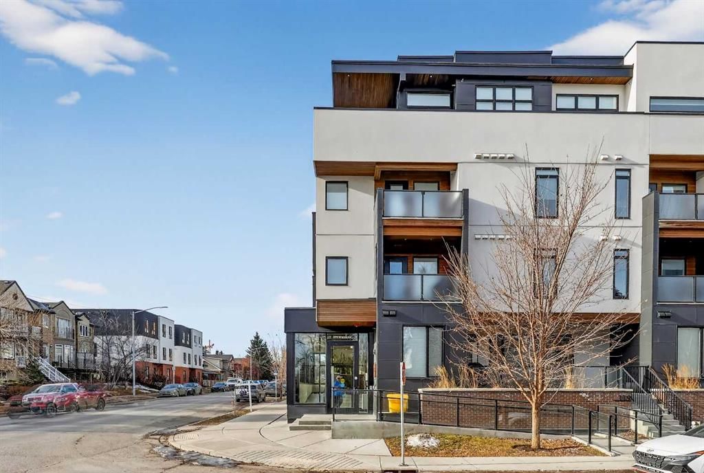 111, 3375 15 Street SW, Calgary — photo 2 of 34