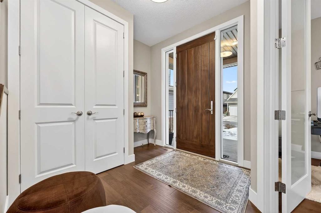 25 Rock Lake Heights NW, Calgary — photo 3 of 50