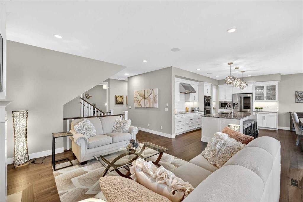 25 Rock Lake Heights NW, Calgary — photo 5 of 50