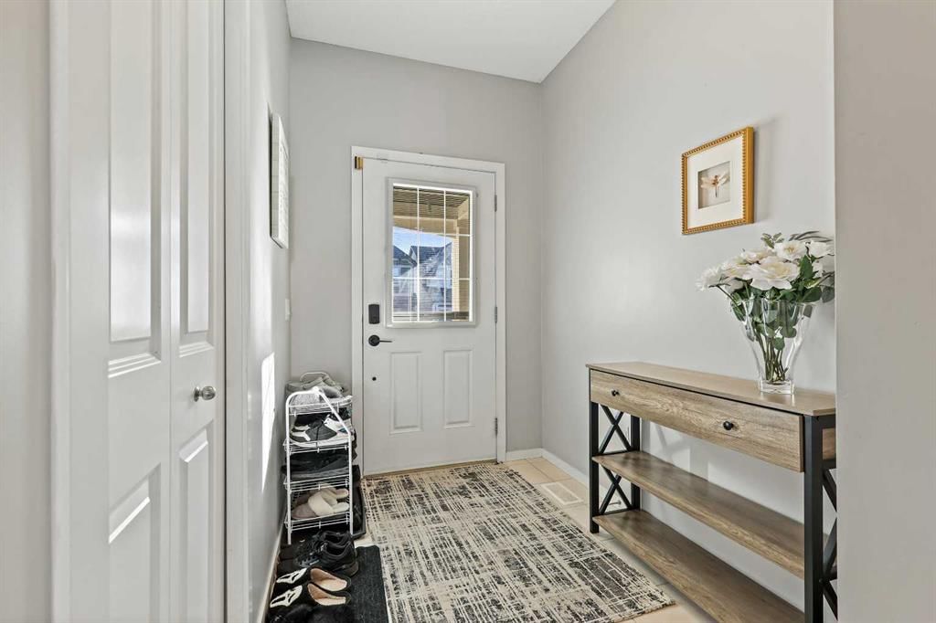 26 Chaparral Valley Common SE, Calgary — photo 3 of 35