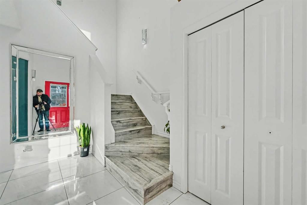 31 Skyview Springs Crescent NE, Calgary — photo 4 of 39