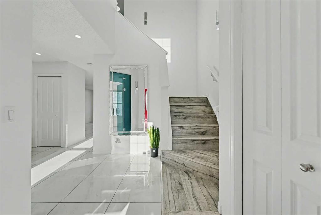 31 Skyview Springs Crescent NE, Calgary — photo 5 of 39