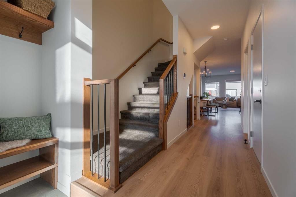 159 Belmont Crescent SW, Calgary — photo 4 of 42