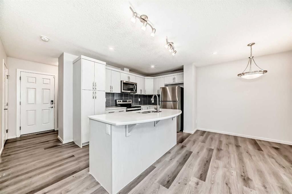 1337 140 Avenue NW, Calgary — photo 5 of 45