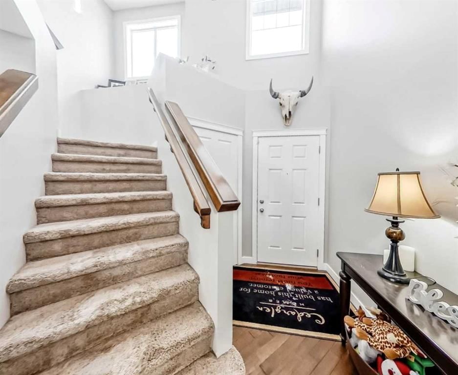 562 New Brighton Drive SE, Calgary — photo 3 of 48