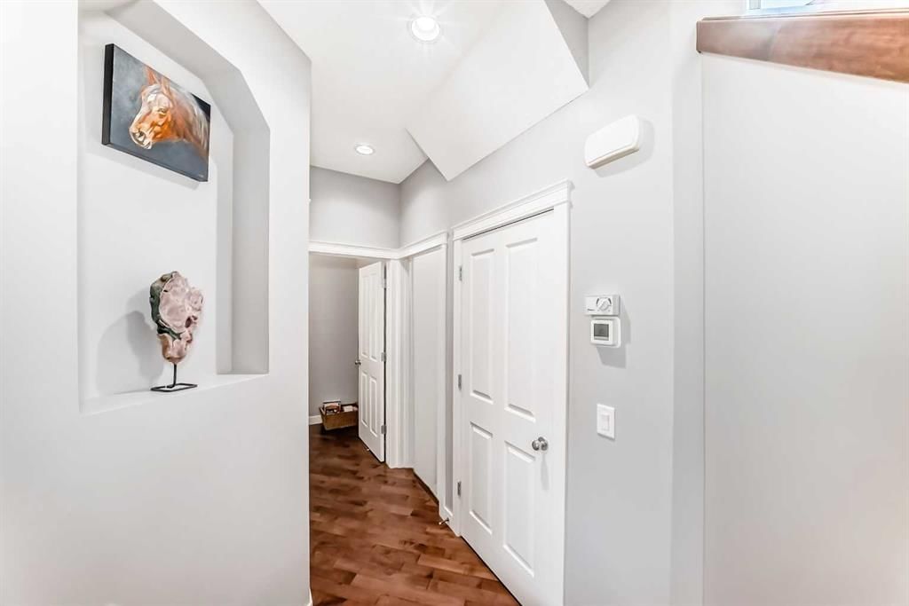 562 New Brighton Drive SE, Calgary — photo 4 of 48