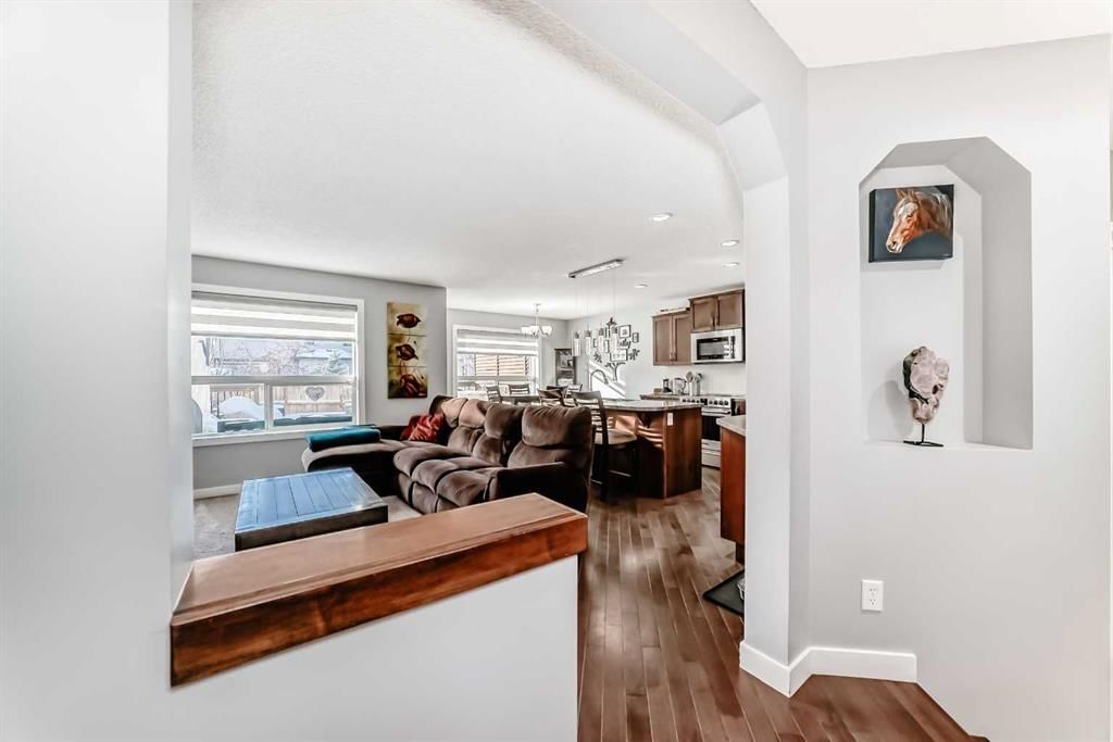 562 New Brighton Drive SE, Calgary — photo 5 of 48
