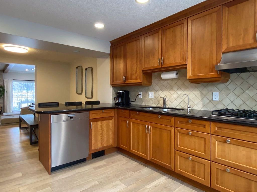 344 Point Mckay Gardens NW, Calgary — photo 5 of 40