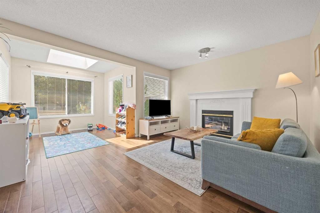 71 Somercrest Close SW, Calgary — photo 5 of 32