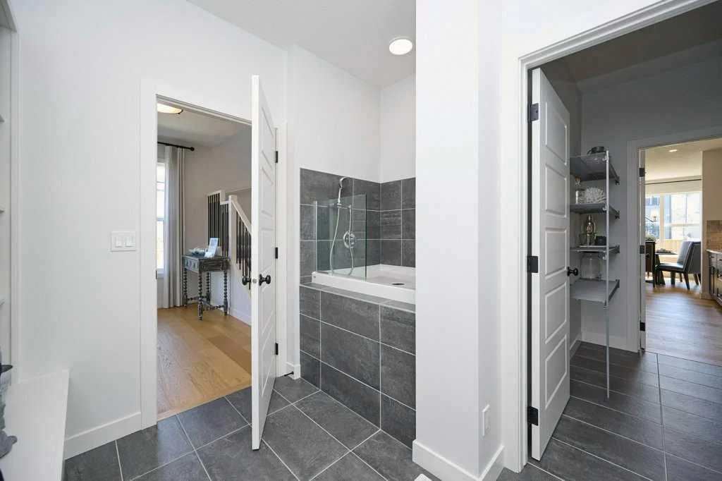 103 Wolf Creek Rise SE, Calgary — photo 3 of 46