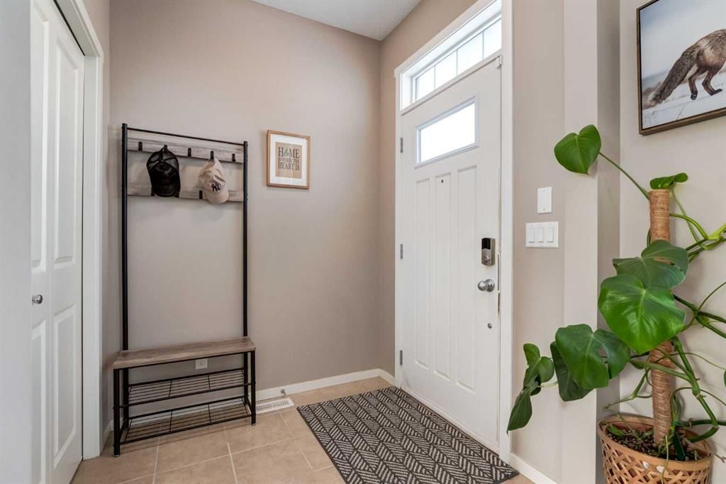 161 Mahogany Drive SE, Calgary — photo 5 of 50