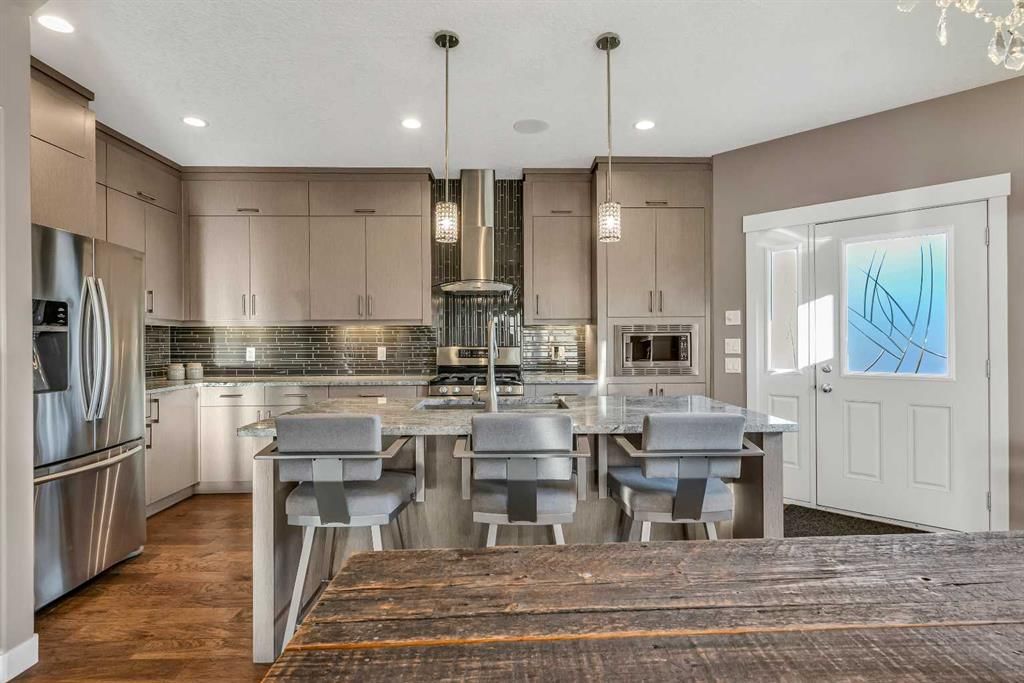 2, 4613 17 Avenue NW, Calgary — photo 4 of 40