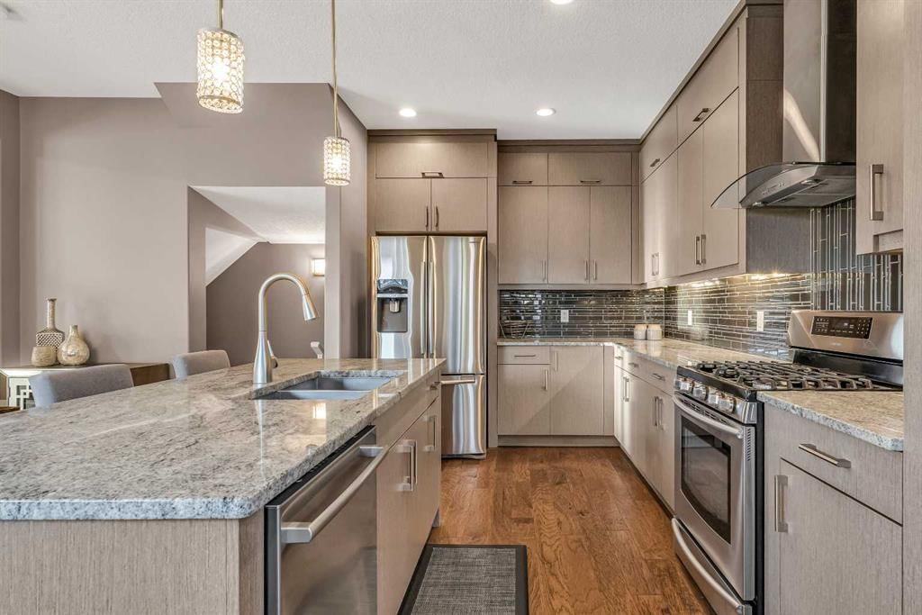 2, 4613 17 Avenue NW, Calgary — photo 5 of 40