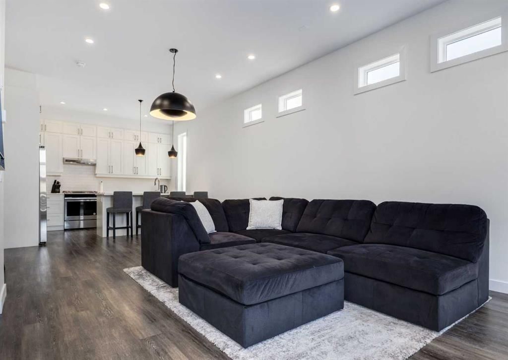 1, 125 24 Avenue NE, Calgary — photo 4 of 30