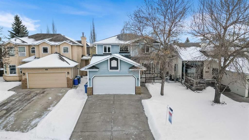 161 Douglasbank Way SE, Calgary — photo 2 of 31