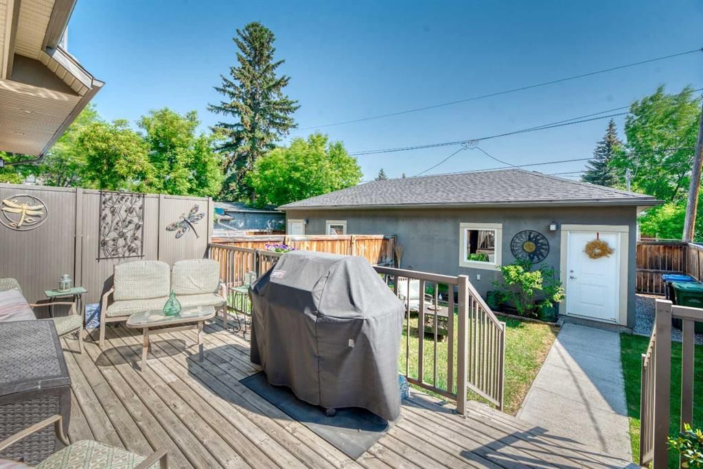 4826 Bowness Road NW, Calgary — photo 4 of 46