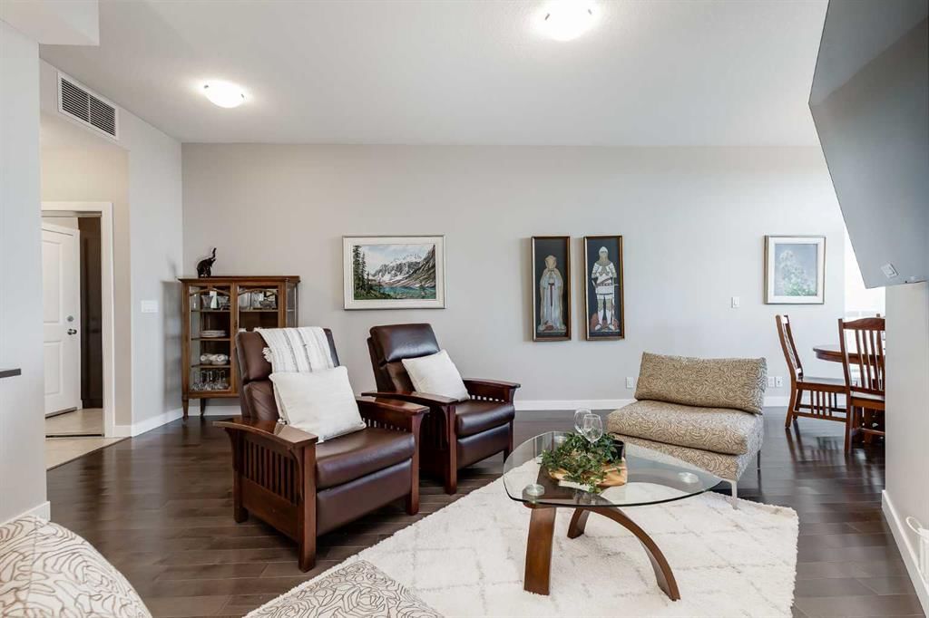 1109, 16 Varsity Estates Circle NW, Calgary — photo 2 of 38