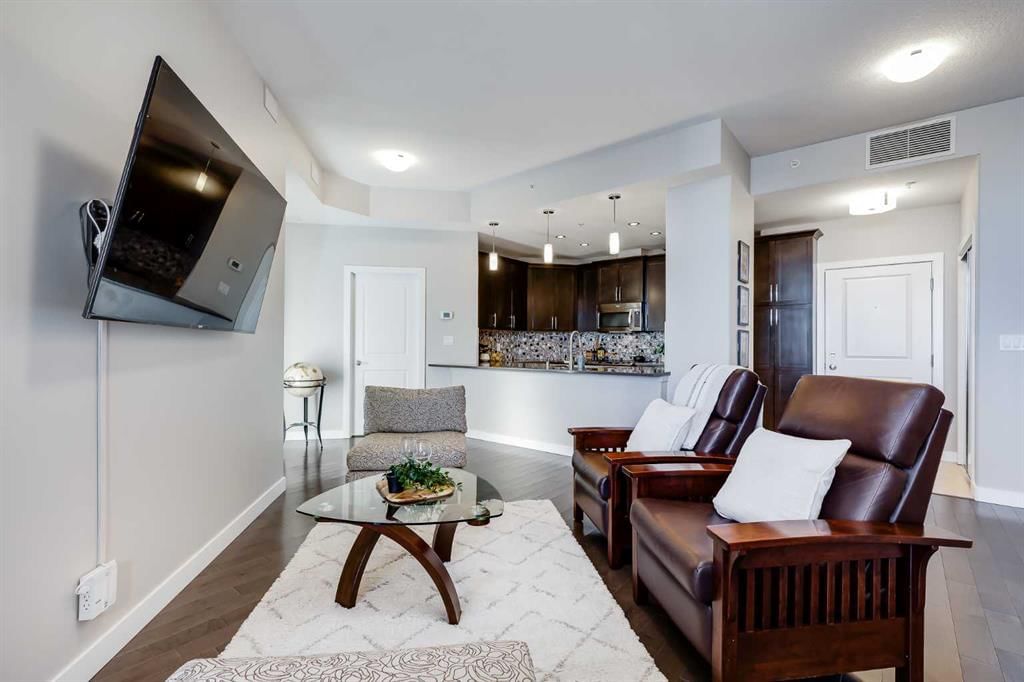 1109, 16 Varsity Estates Circle NW, Calgary — photo 3 of 38