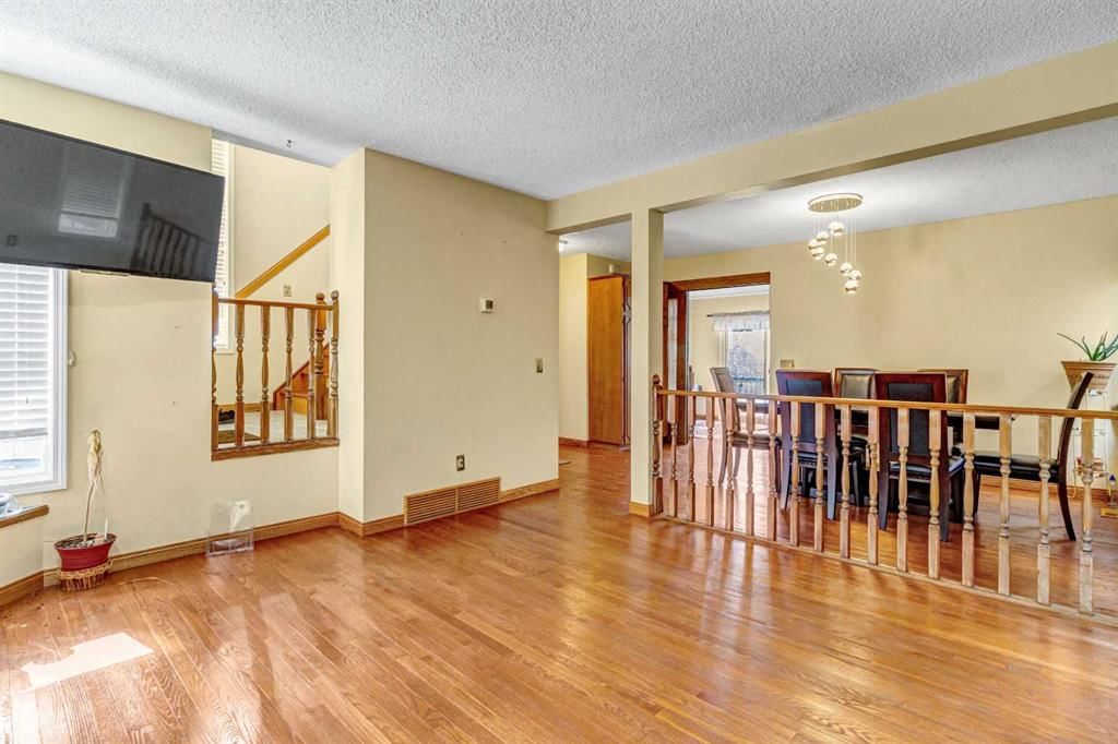 48 Martingrove Way NE, Calgary — photo 3 of 20
