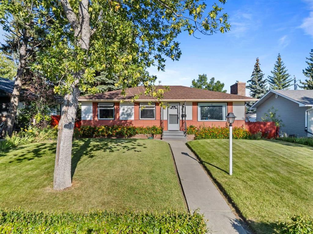 2220 38 Street SW, Calgary — main listing photo