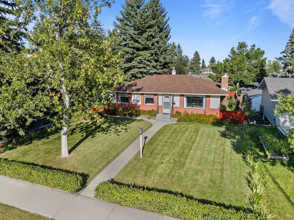 2220 38 Street SW, Calgary — photo 2 of 42