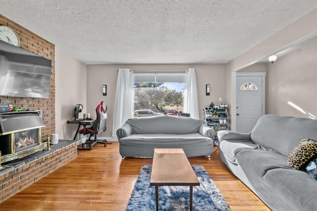 2220 38 Street SW, Calgary — photo 4 of 42