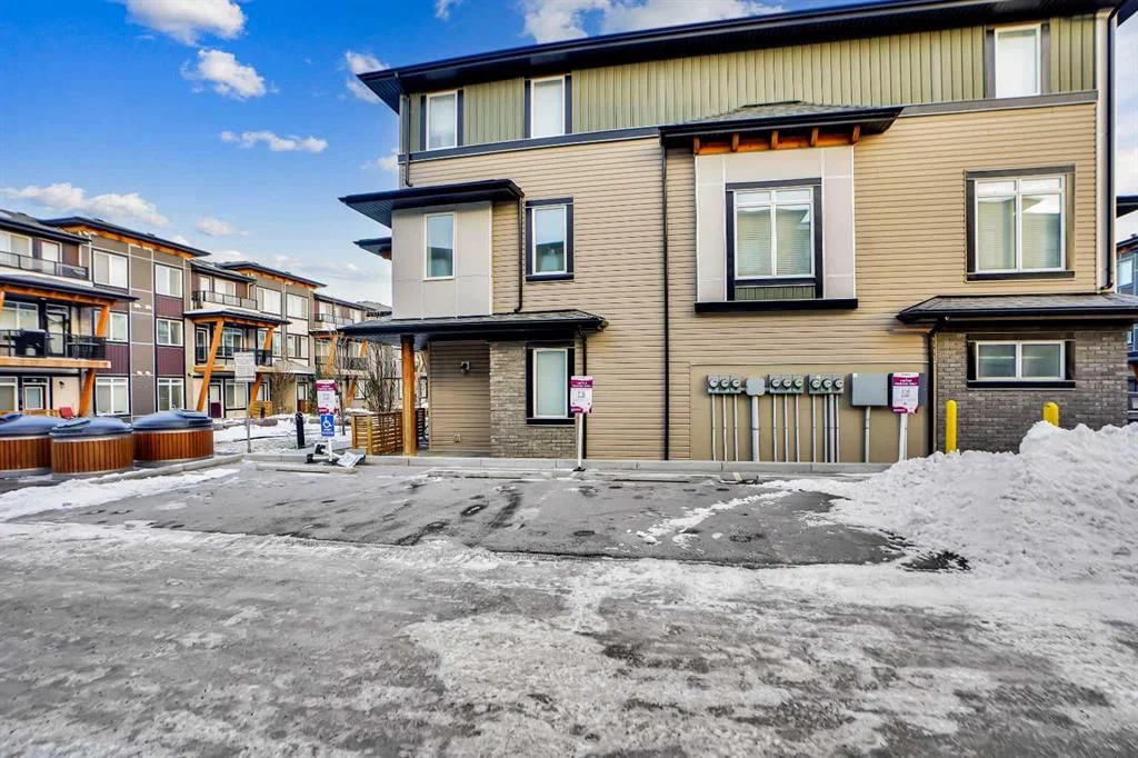28 Savanna Passage NE, Calgary — photo 5 of 20
