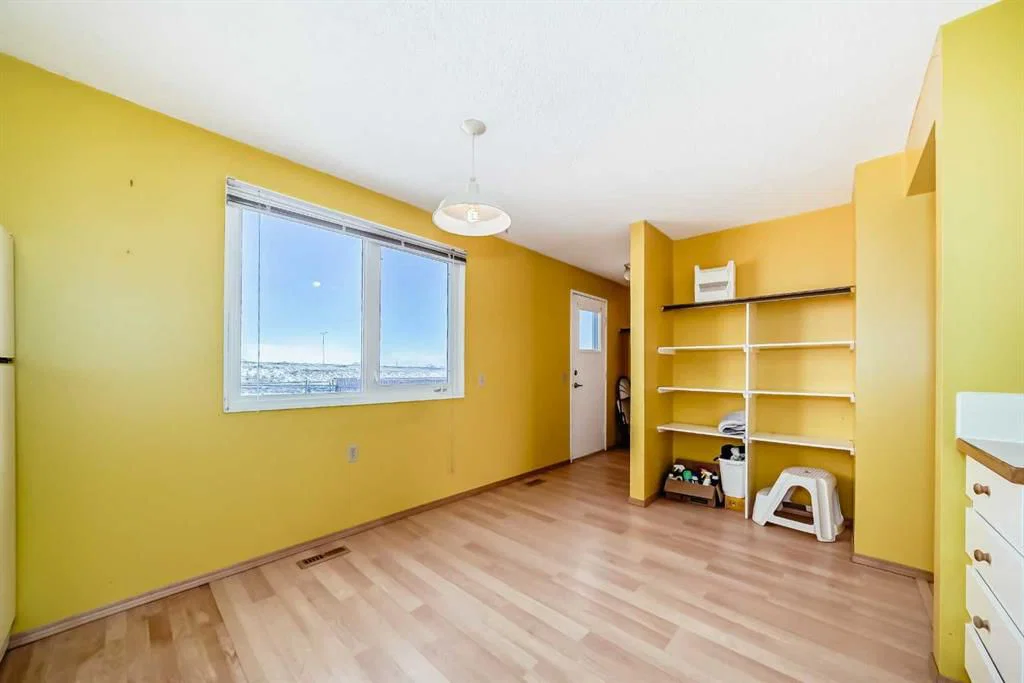 79 Aberdare Road NE, Calgary — photo 4 of 36